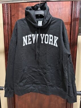 New York PullOver Hoodie